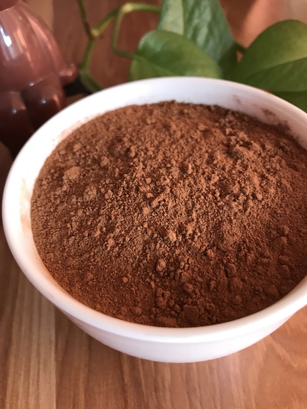 پودر کاکائو کم چرب مواد غذایی با اثرات دیورتیک، تحریک کننده و آرام بخش